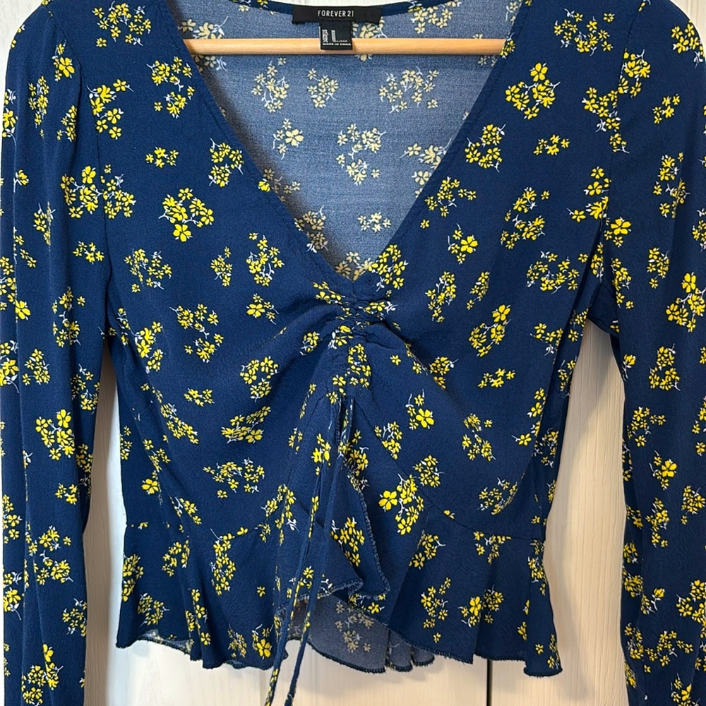 Forever 21| NEW FLOWER TOP